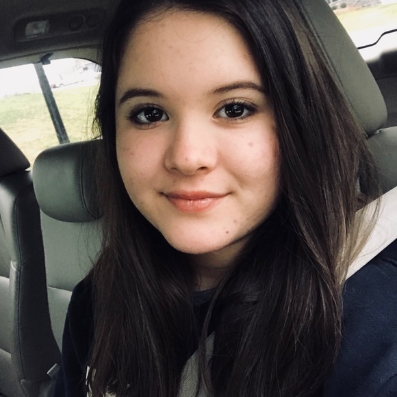 Meet your Posher, Macie - Picture 1 of 1